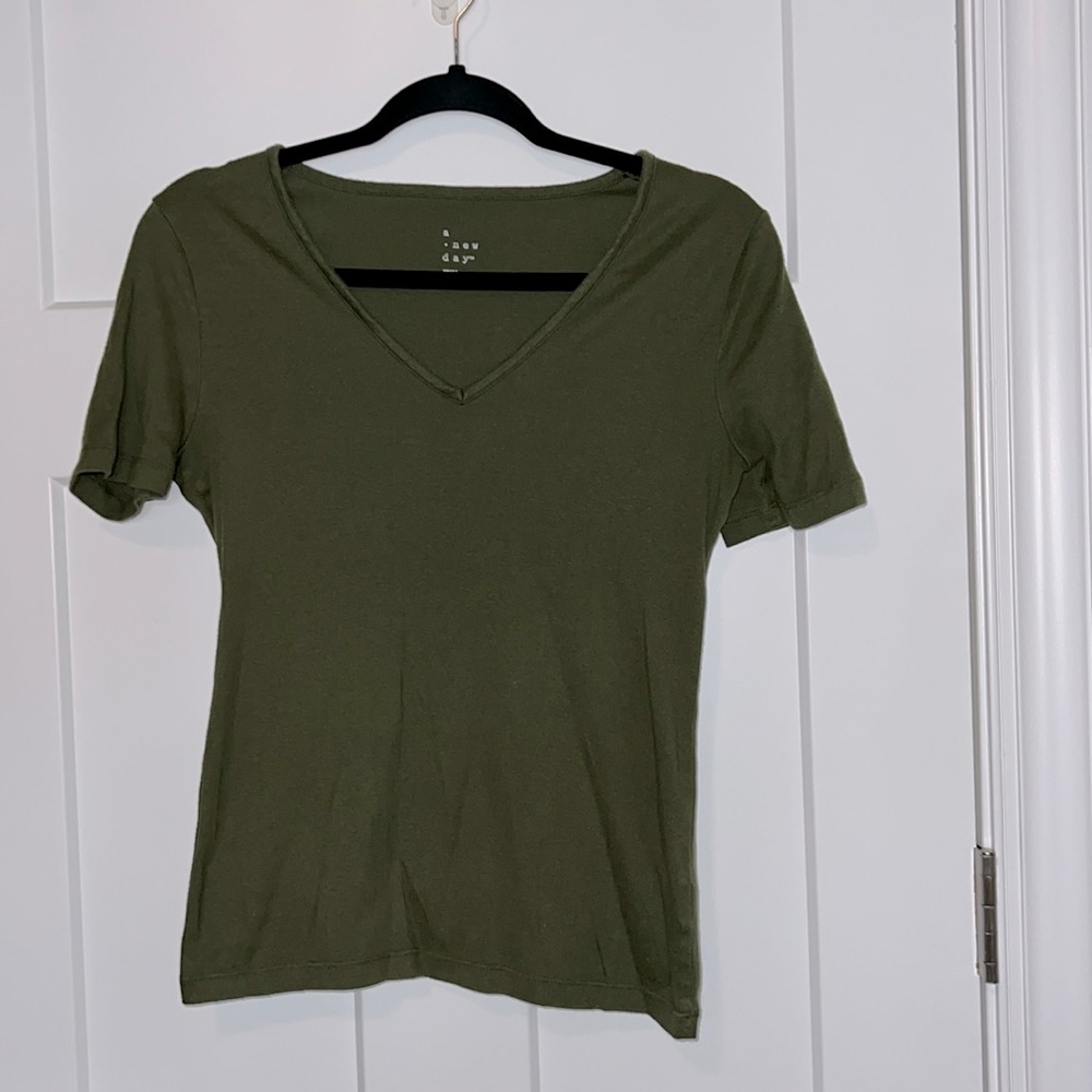 Soft Olive Green V-Neck Short Sleeve Tre
